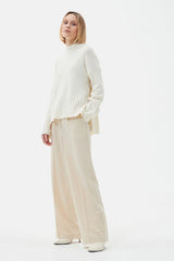 ANTIQUE WHITE